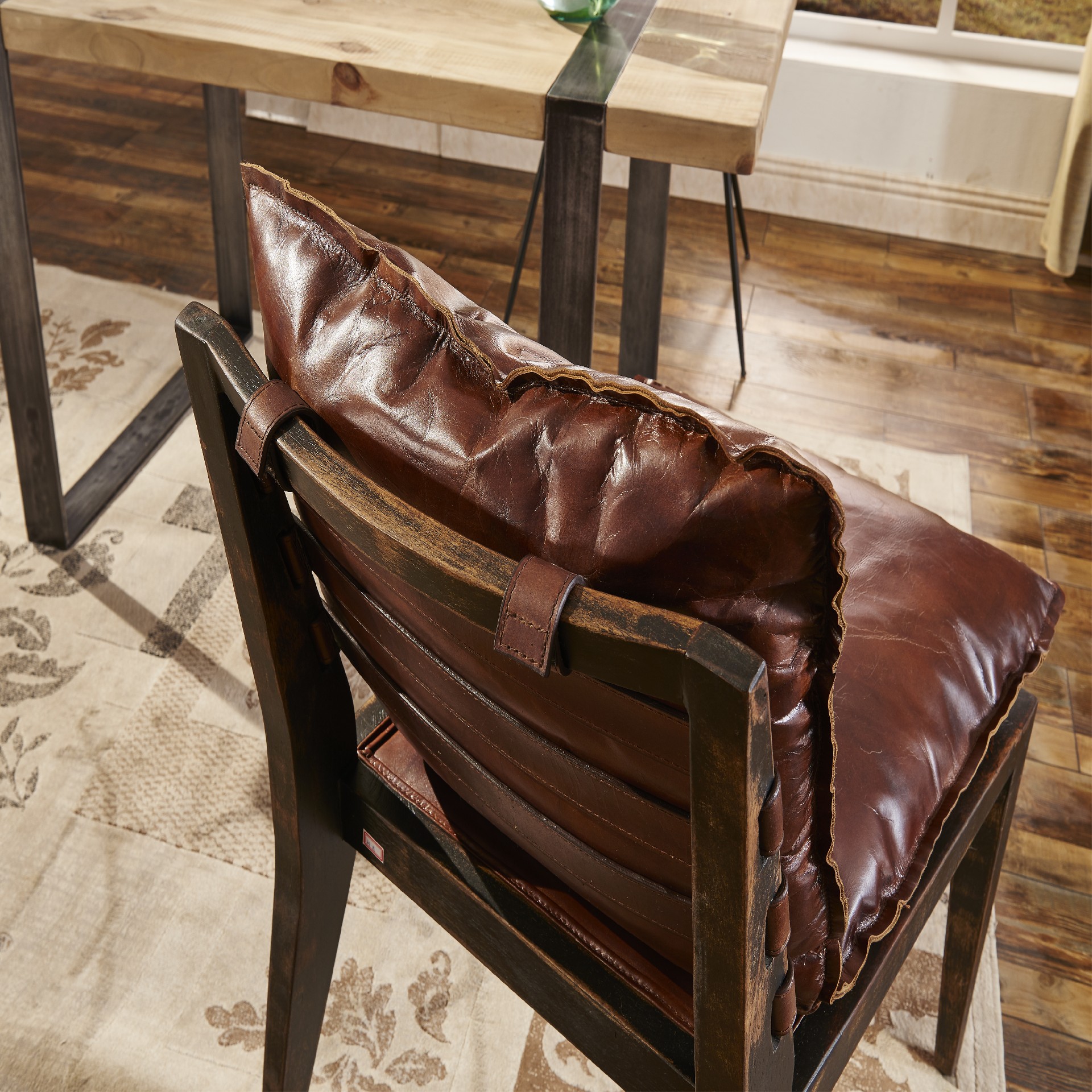 CHAIR C780
