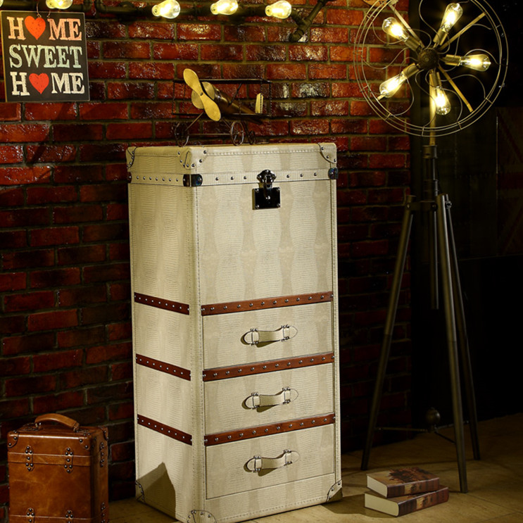 TRUNK T813