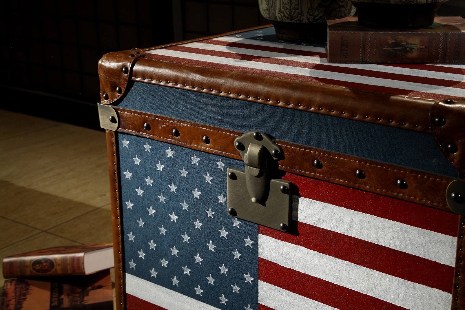 TRUNK T891